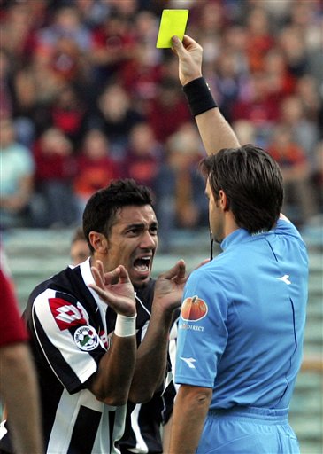 Fabio Quagliarella - complaining to the ref
