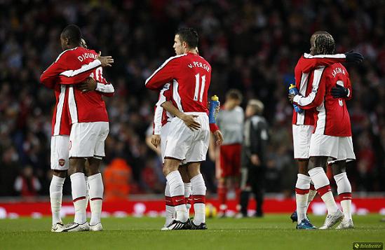arsenal players hugging