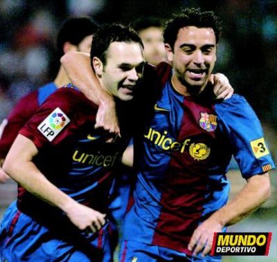 xavi-iniesta3 Iniesta and Xavi - The Pass Masters