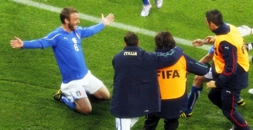 Daniele De Rossi celebrates with his teammates