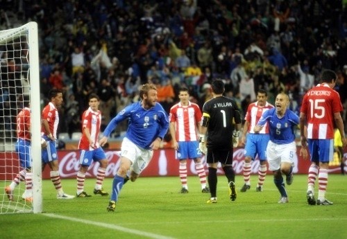 Daniele De Rossi equalized for Italy