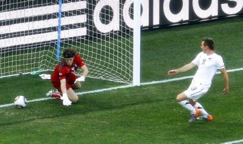 Shane Smeltz gets the early goal against the Azzurri