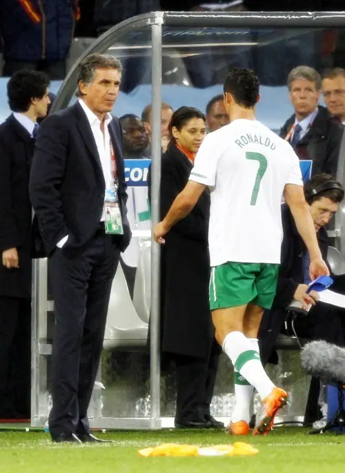 carlos-queiroz-ronaldo Cristiano Ronaldo after the game with his manager, Carlos Queiroz