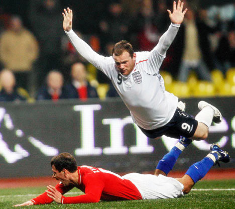 rooney-flying