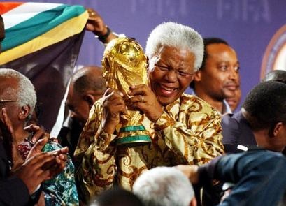 mandela with cup