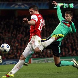 van persie vs pique