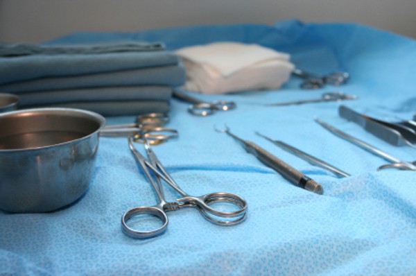 Famous footballers going under the knife