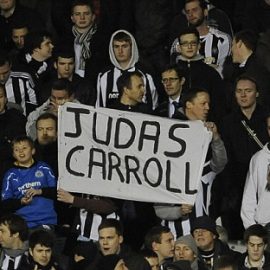 Fulham v Newcastle, premier league. pic Andy hooper. Carroll Judas flag