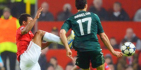 Nani fouls Alvaro Arbeloa and is sent off