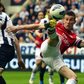 Koscielny and Mertesacker are out of the Newcastle game with injury