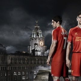 Liverpool 2013-14 Home Shirt - Suarez, Gerrard, Reina - Landscape