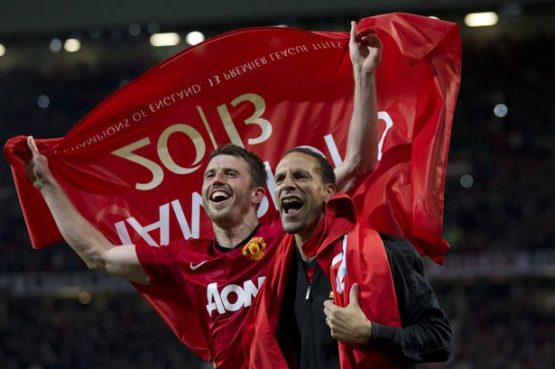 Manchester-Uniteds-Rio-Ferdinand-right-and-Michael-Carrick-celebrate-1848183
