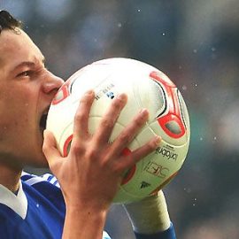 s04_bvb_bite_draxler_628