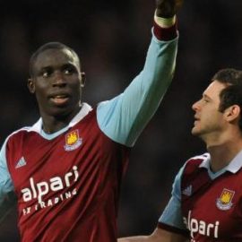 hi-res-452609277-mohamed-diame-of-west-ham-united-celebrates-with-matt_crop_north