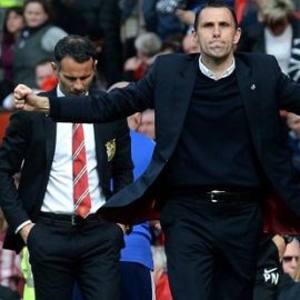 Gus-Poyet-Sunderland-1-0-win-with-Manchester-United