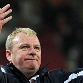 Steve-Evans-Crawley_2566515