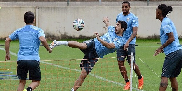Luis-Suarez_epa_2941041b