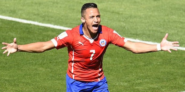 _76162163_alexissanchezfour
