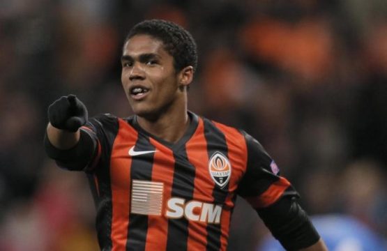 DouglasCosta