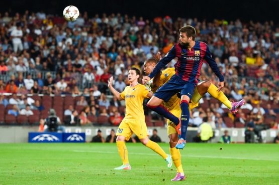 Gerard+Pique+FC+Barcelona+v+APOEL+FC+hI1wmgaJMxDl