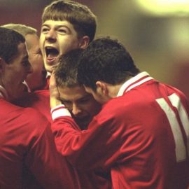 2460365F00000578-2894781-Gerrard_celebrates_with_future_first_team_ally_Michael_Owen_cent-m-64_1420227244895