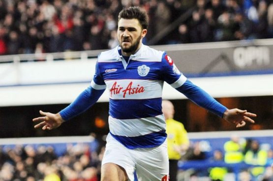 Charlie-Austin-celebrates