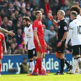 steven-gerrard-liverpool-manchester-united-anfield-red-card_3280497