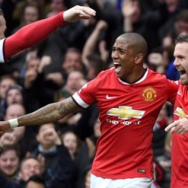 juan-mata-ashley-young-wayne-rooney-manchester-united-city-derby-goal-celeb_3289745