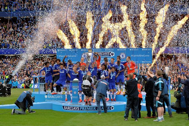 John-Terry-of-Chelsea-lifts-the-Premiership-trophy