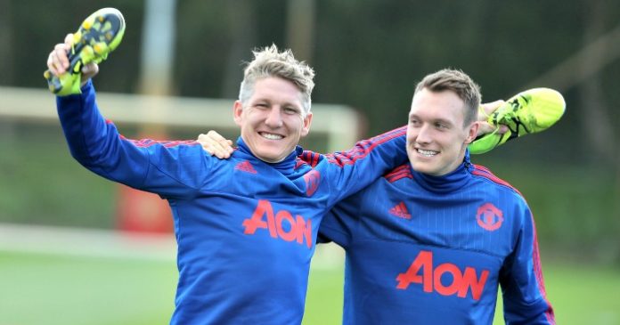 Bastian-Schweinsteiger-Phil-Jones