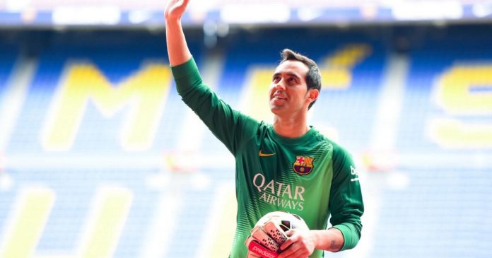 FC-Barcelona-Unveil-New-Signing-Claudio-Bravo