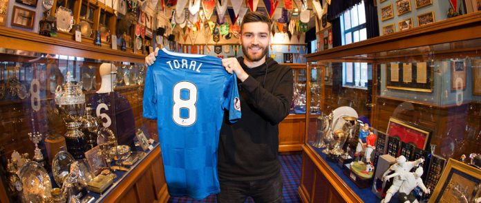 120117_jon_toral_signs_02