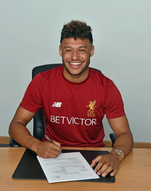 Photo: Alex Oxlade-Chamberlain completes Liverpool transfer
