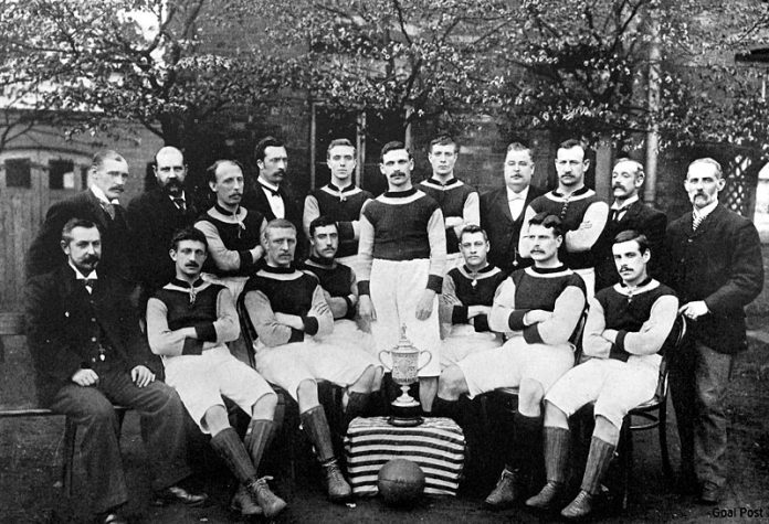 800px-Aston_villa_1895_team