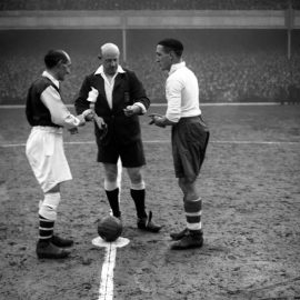 Soccer - Football League Division One - Arsenal v Tottenham Hotspur