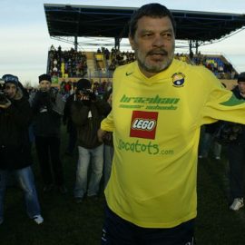 socrates_warms_up_at_garforth_town_304752