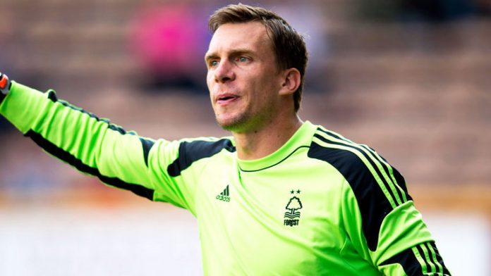dorus-de-vries-nottingham-forest-motherwell_3764355