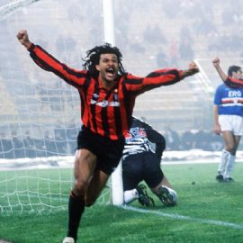 Ruud Gullit Gives Advice To Barcelona Man