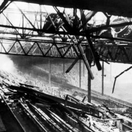 old-trafford-bombed-bobbed-1377073884