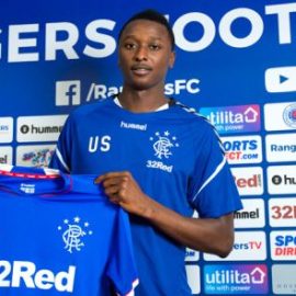 100718_umar_sadiq_signs_thtc_01