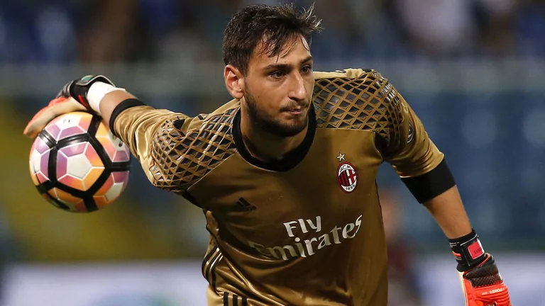 Paris Saint-Germain Reignite Interest in Gianluigi Donnarumma