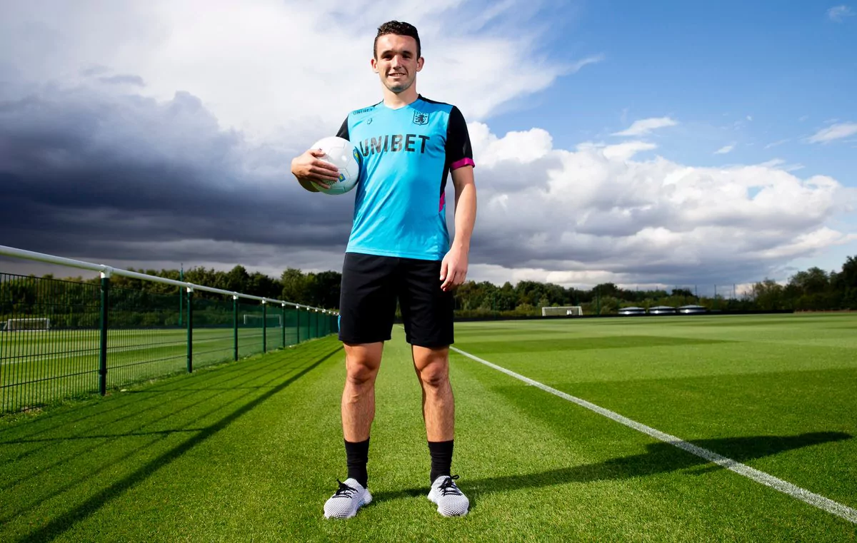 Aston Villa sign John McGinn from Hibernian