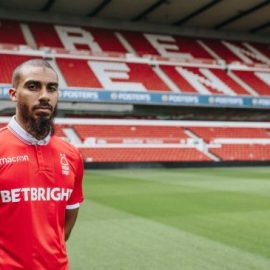 Lewis-Grabban-has-signed-a-four-year-deal-for-Nottingham-Forest