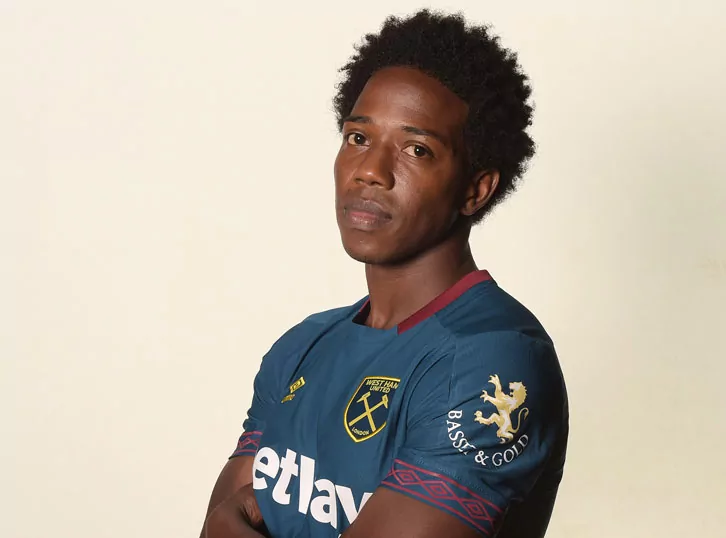 Carlos Sanchez joins West Ham United