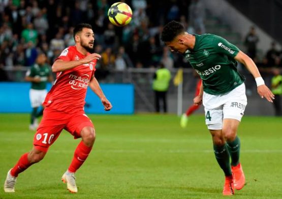 montpelliers-french-forward-andy-delfort-vies-with-saintetiennes-picture-id1142593507