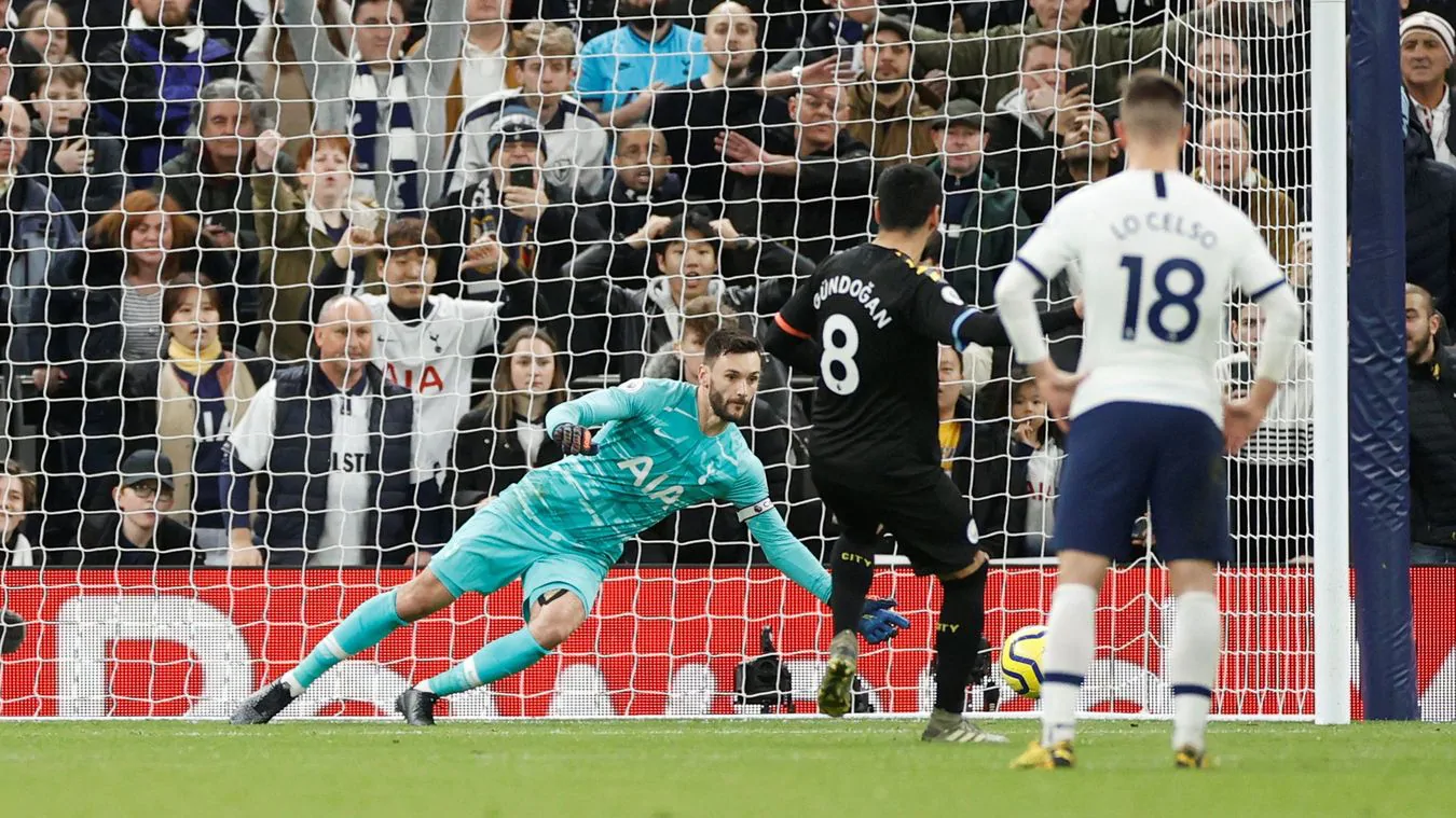 Tottenham fans react to Hugo Lloris's display vs Man City