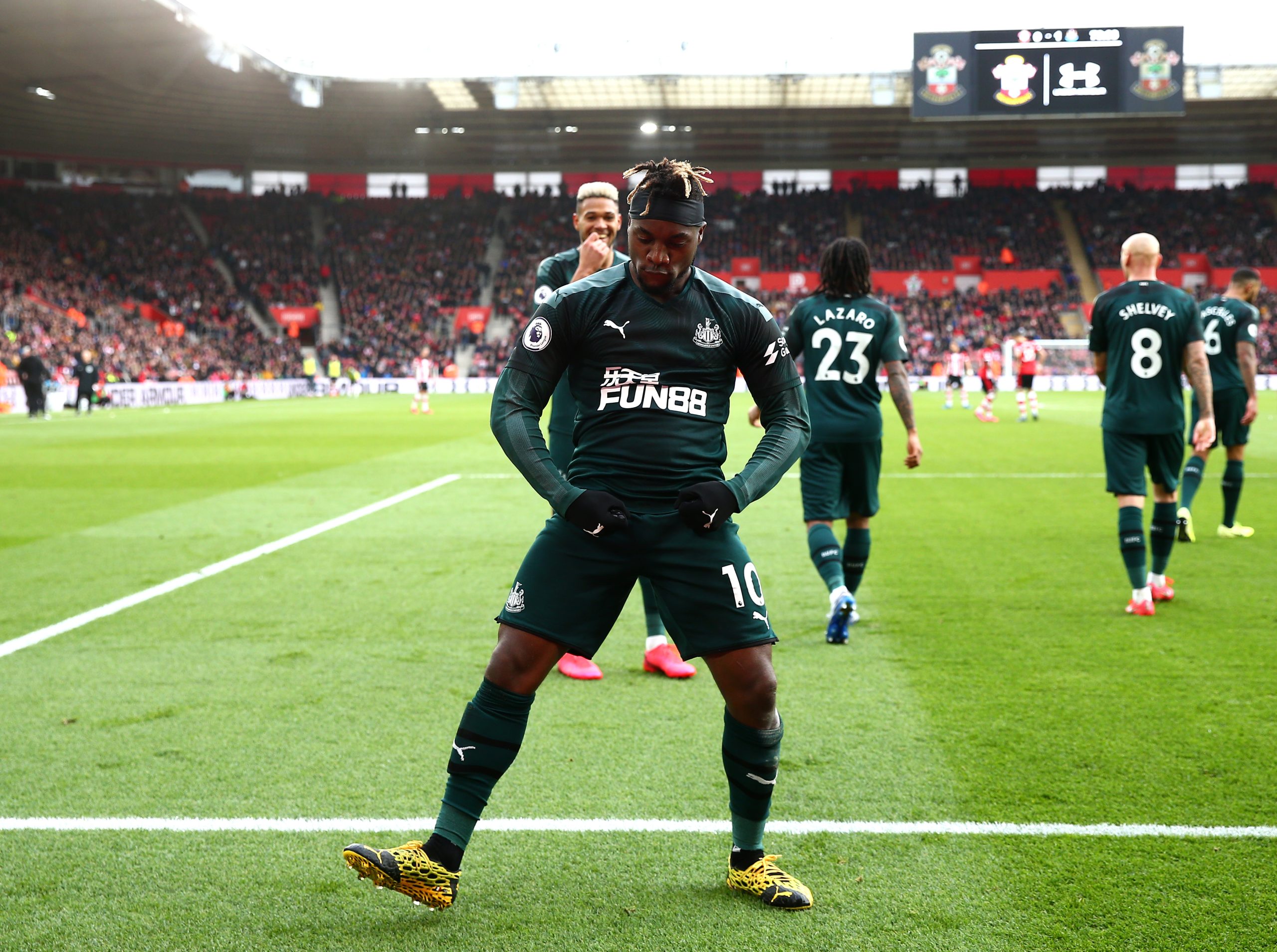 Southampton FC v Newcastle United - Premier League