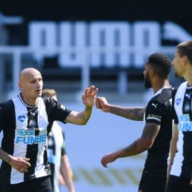 FBL-ENG-PR-NEWCASTLE-WEST HAM