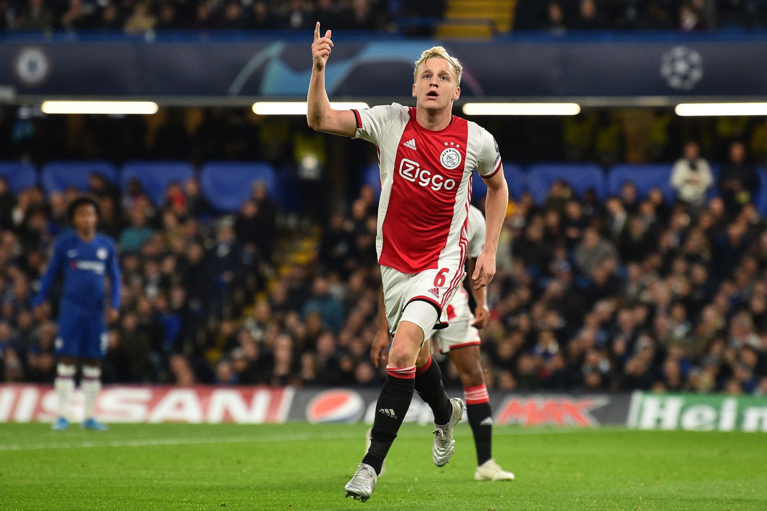 FBL-EUR-C1-CHELSEA-AJAX