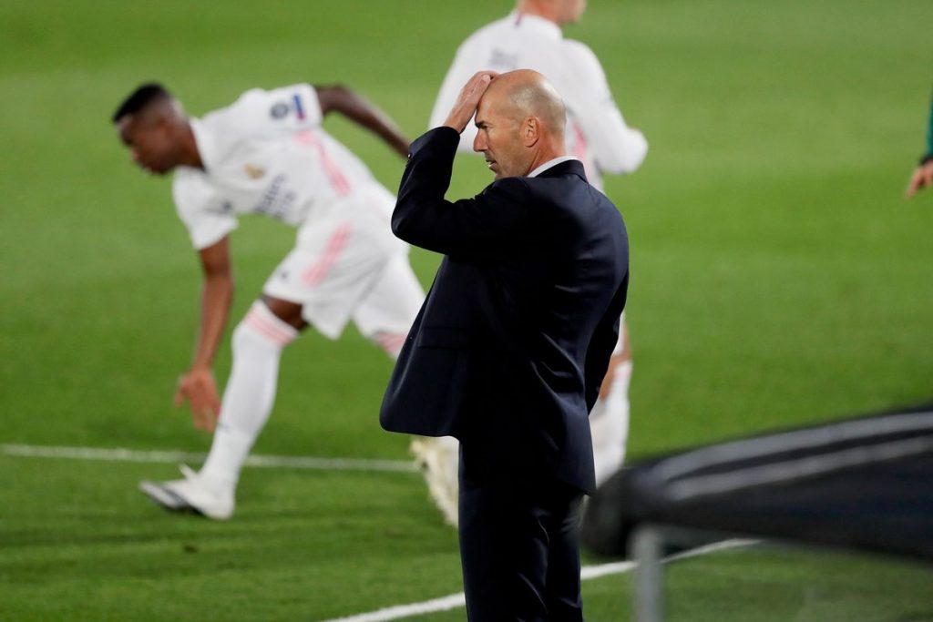 Zidane Looking on as Shakhtar defeat Madrid
